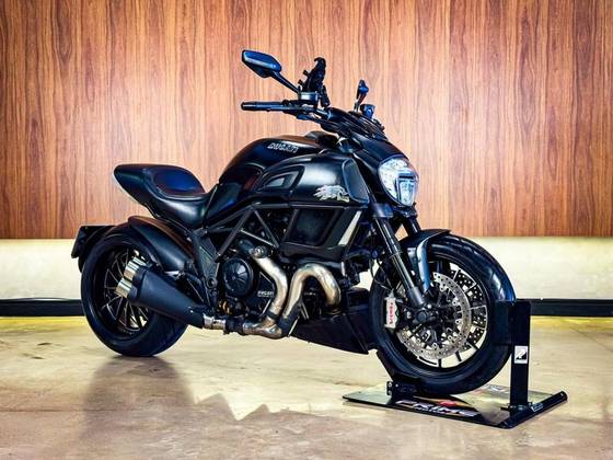 DUCATI DIAVEL DARK 